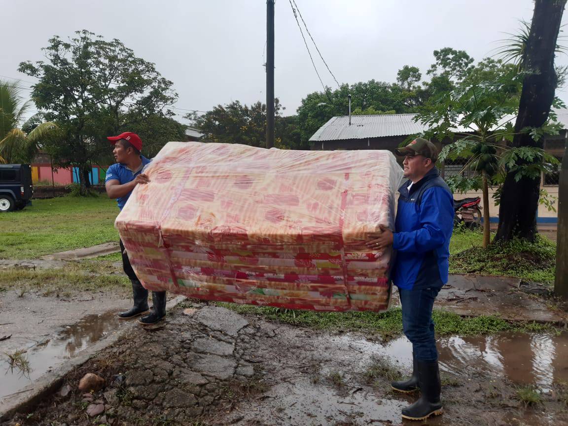 LaSandino's tweet photo. #AlDía El Gobierno de Reconciliación y Unidad Nacional por medio del #CODEPRED en el Sector Minero, envían Suministros a los Municipios de #Bonanza, #Rosita y #Prinzapolka para la Atención de las Familias afectadas por el #HuracánEta. https://t.co/iRLLQDytPa