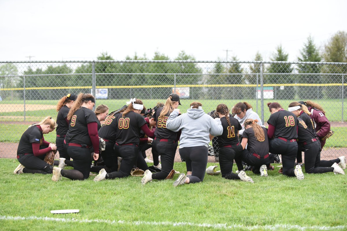 GUKnights's tweet photo. Since 2015, @Gannon_Softball has collected nine major PSAC West awards. The team earned three Coach of the Year, three Pitcher of the Year, two Freshman of the Year, and one Athlete of the Year honors in the five year stretch.

#KnightNotes #UKnighted https://t.co/dxPwJCTZ07