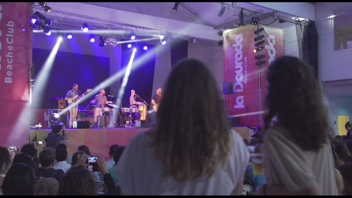 canalblau's tweet photo. 🎥 Les sales de concerts reclamen mesures per compensar les pèrdues d’aquest any. Dimecres 18 de novembre celebraran conjuntament l’ #últimconcert, una iniciativa de què La Daurada n'és impulsora. @LaDaurada

https://t.co/mQh3ZWRXGc https://t.co/vi2ZD0b7Fy