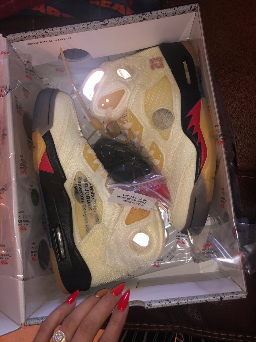 BelleMoney88's tweet photo. S/O to my Mans. Lol my late bday gift 🎁 anyone else cop?? https://t.co/PNXkqYzYPK
