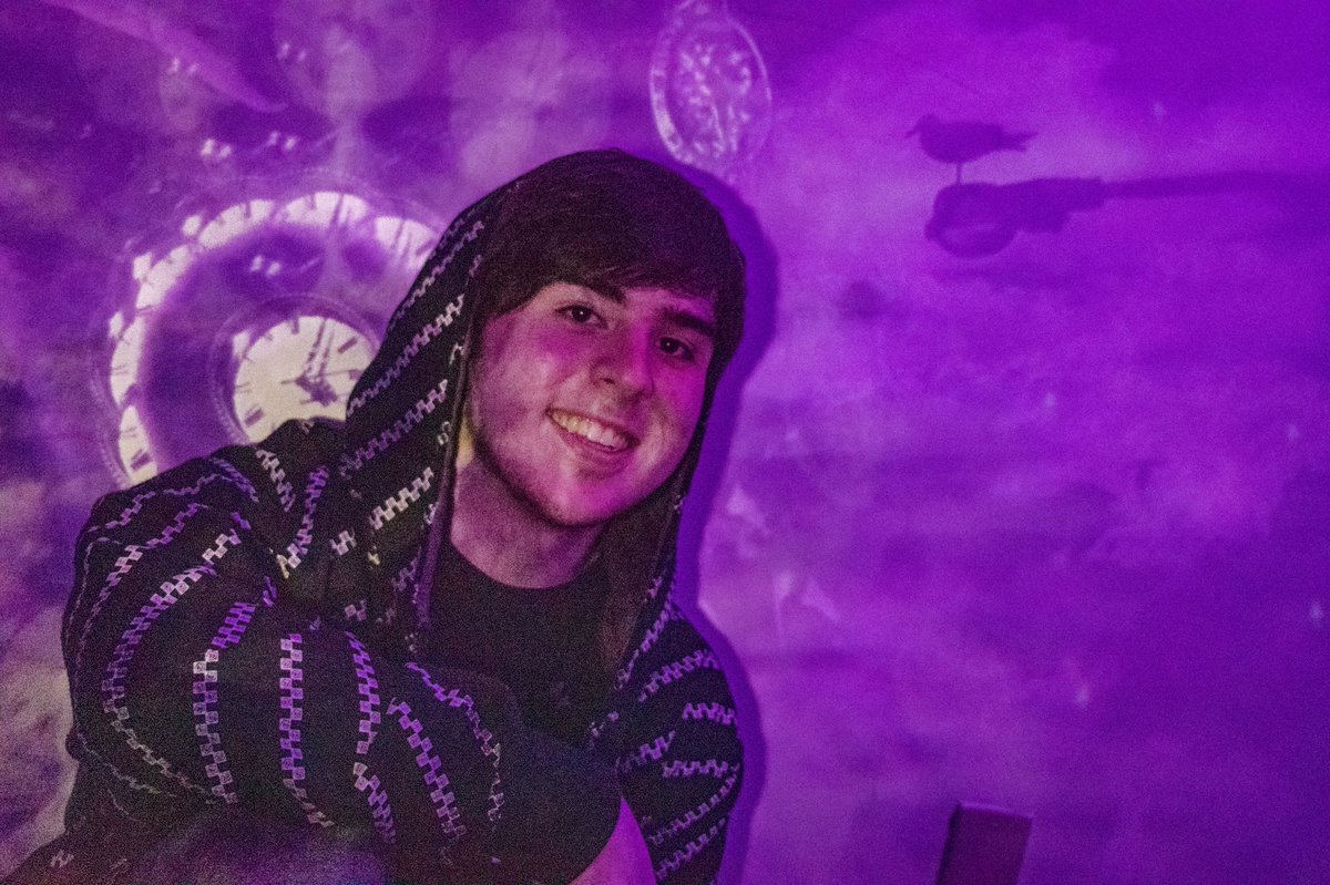 7secondsfilm's tweet photo. Meet our Director of Photography, 𝒲𝒾𝓁𝓁 ℛ𝓎𝒶𝓃! https://t.co/Rcyc8TuEGK