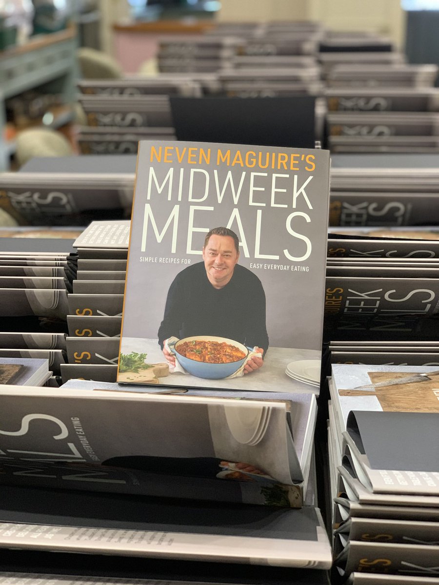 nevenmaguire's tweet photo. Thank you all so much for your support midweek meals is the best selling cookbook in Ireland ๐ฎ๐ช this week again hope your all enjoying the recipes. Stay safe happy cooking ๐๐๐ @Gill_Books https://t.co/PYo6h1HeUI