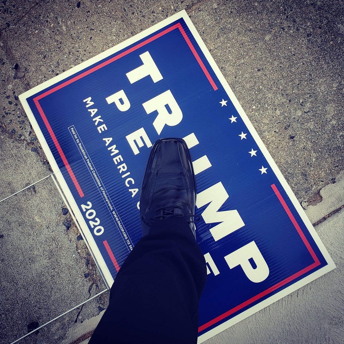 WorldOfJoeRiggs's tweet photo. Putting my foot down... Literally.   
#bidenharris2020 #bidenharris #Election2020 #VOTE #Vote2020 #Philly #Philadelphia #PhillyVotes #Trump #TrumpMeltdown https://t.co/hFfhWTOnFa