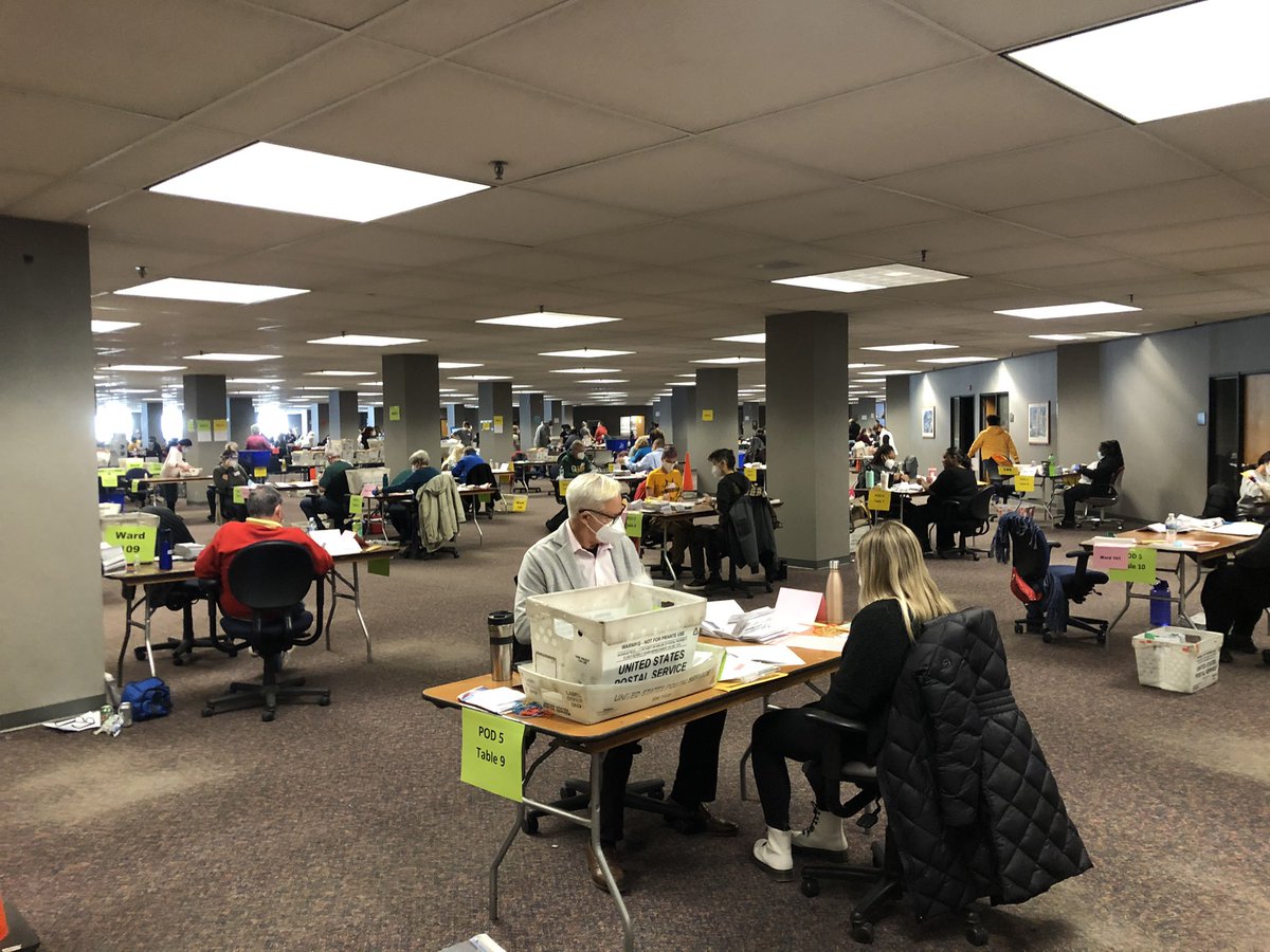 compujeramey's tweet photo. Milwaukee’s central count facility will process over 170,000 absentee ballots today with 400 workers at a time working three shifts https://t.co/swqeF8ygIw