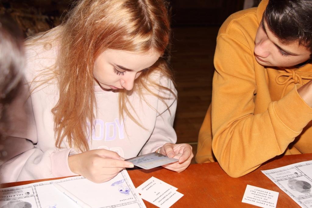 nko_new's tweet image. Консультации Олеси Корчагиной по проекту “Выбираем будущее” показали глубокую вовлеченность детей в процесс профориентационной игры TalentGame. #эффективнаяфилантропия #школафилантропии #TalentGame #профориентация #сироты #подростки #новые_решения #дыхание_жизни #выбираем_будущее