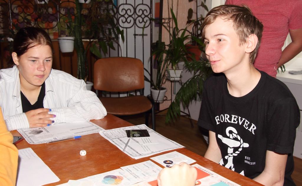 nko_new's tweet image. Консультации Олеси Корчагиной по проекту “Выбираем будущее” показали глубокую вовлеченность детей в процесс профориентационной игры TalentGame. #эффективнаяфилантропия #школафилантропии #TalentGame #профориентация #сироты #подростки #новые_решения #дыхание_жизни #выбираем_будущее