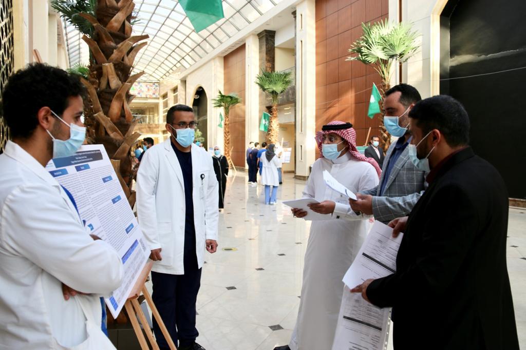 AlMaarefa's tweet photo. ��لبة كلية الطب في ⁧#جامعة_المعرفة⁩ يستعرضون نتائج أبحاثهم العلمية ضمن فعاليات أسبوع البحث العلمي https://t.co/HmEYgGYKZw