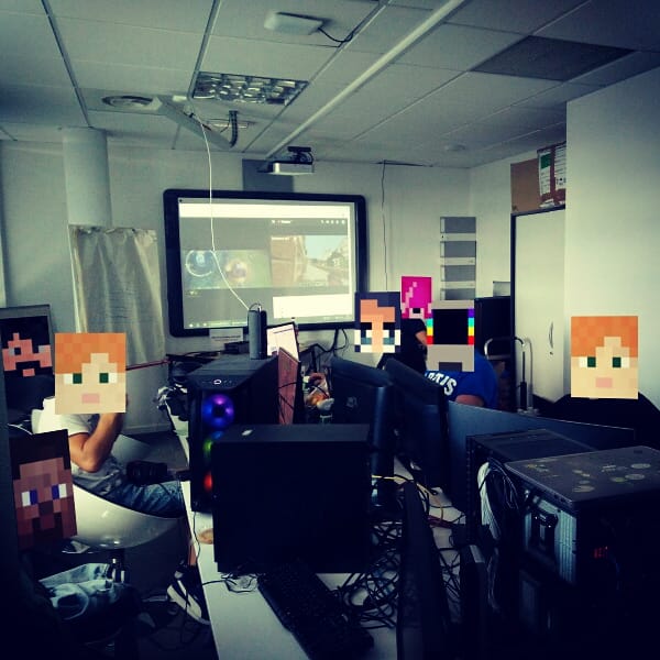 StrasetPixels's tweet photo. Minecraft : Une source d’inspiration pour nos jeunes talents alsaciens !
#Minecraft #Alsace
➡️ https://t.co/moKhfyGzXb ⬅️ https://t.co/rdWrg6IuGg