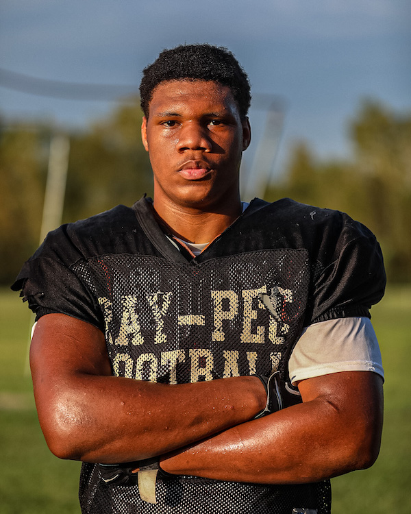 6starfootballMO's tweet photo. BEST AVAILABLE: A look at DE prospects still on the board (2021) — Six Star Football takes a look at some of the state's top prospects still on the board:

https://t.co/EUQ60oAiHG https://t.co/rQxau0JPP7