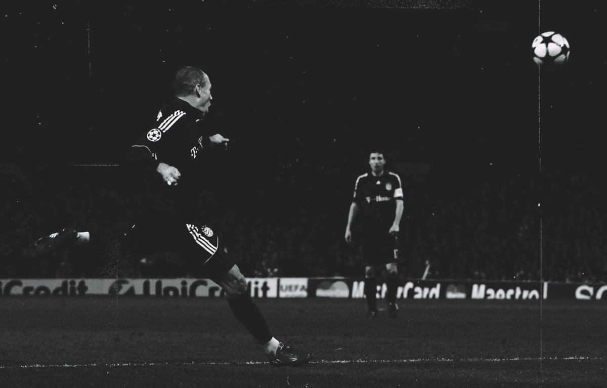 Arjen Robben with a glorious Volley at Old Trafford