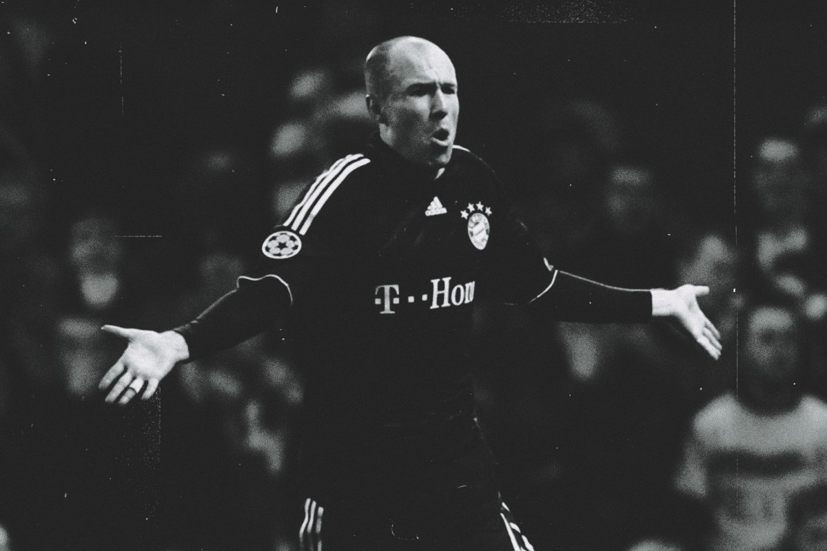 Arjen Robben with a glorious Volley at Old Trafford