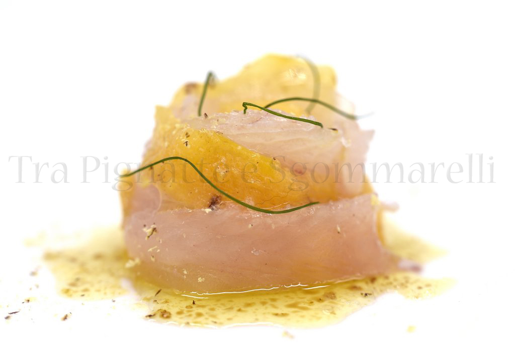 Carpaccio di tracina e caco mela, con liquirizia ed emulsione di aceto balsamico

trapignatteesgommarelli.com/2020/11/carpac…

#cucina #cucinaitaliana #food #ricette #cibo #antipasti #pesce #pescecrudo