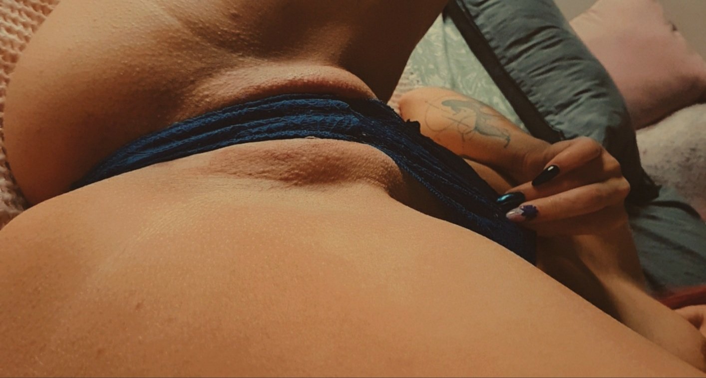 Mes cheris je suis toute excitée à l'idée que vous rejoignez sur mon compte porn. Passe un confinement torride et viens échanger avec moi sur snap https://t.co/K3sBEJtoBs https://t.co/ILMpqusQGB