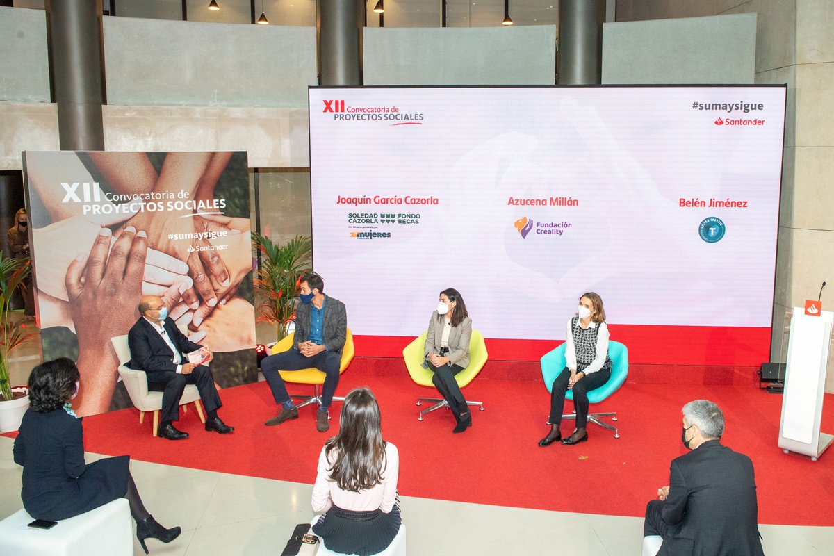bancosantander's tweet photo. Así fue el emocionante acto de clausura de la XII Convocatoria Proyectos Sociales ‘Euros de tu nómina’. Recopilamos las mejores imágenes del evento presidido por S.M. la Reina y nuestra presidenta @AnaBotin
👉Puedes ver el evento en https://t.co/umL3AoOclB https://t.co/yXsCpeuo17