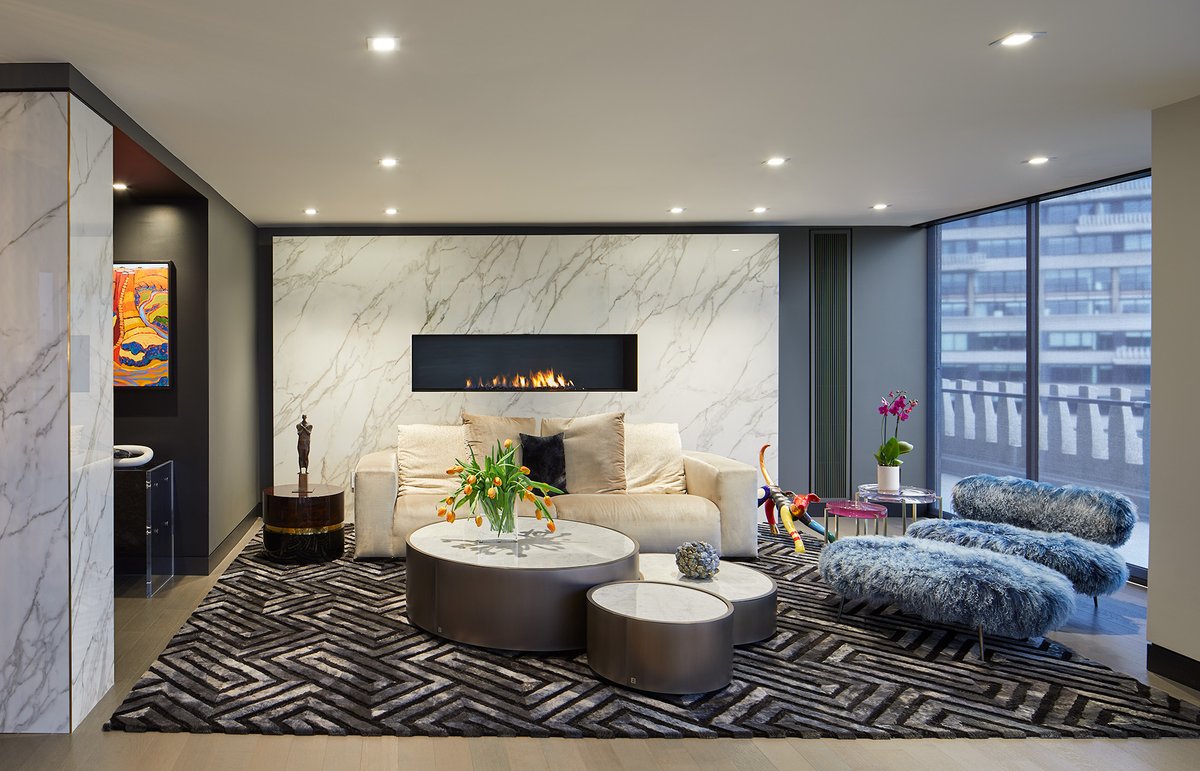 CARNEMARK's tweet image. As the temperatures drop, the urge to cuddle in front of a cozy fire rises.⁠ 🔥.  📷: @studiohdp #anicehoachlander⁠
⁠
#dcarchitecture #washingtondc #custombuild #remodel #renovation #apartmentremodel #dcremodeling #jonascarnemark #carnemarkdesignbuild #fireplace #cozy