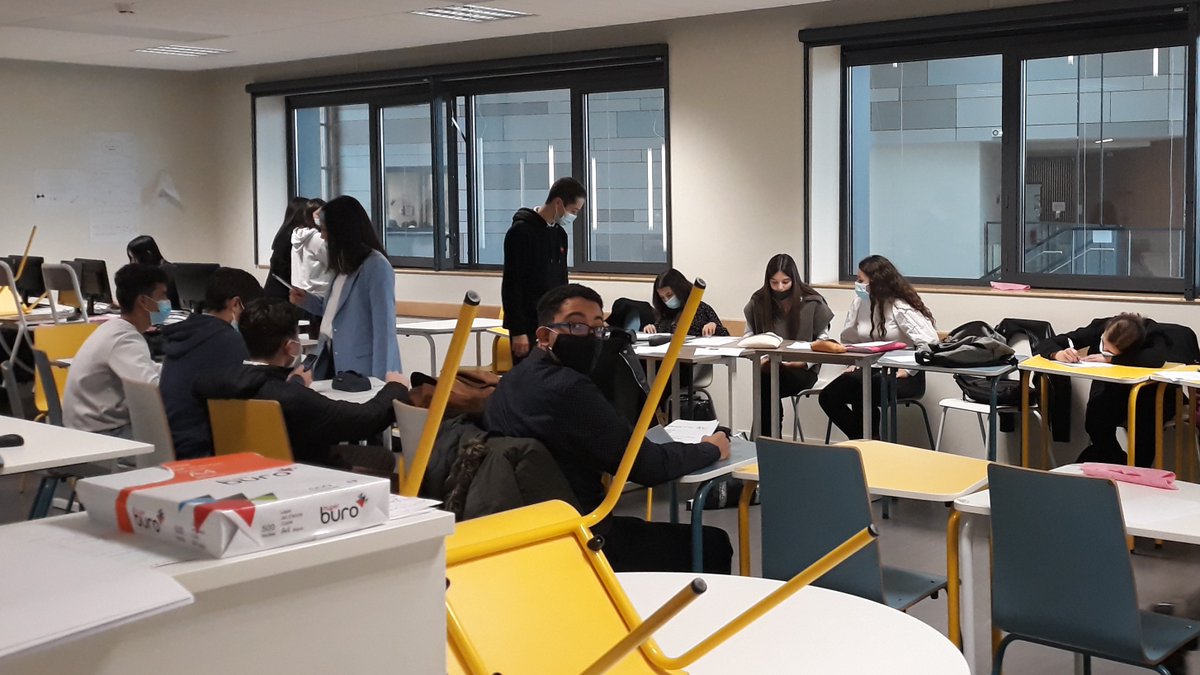 AudreyBOIS2's tweet photo. Création d'une mini-entreprise avec ma classe de première Bac Pro Métiers du commerce: "Seven Shop". Aujourd'hui, job dating avec notre mentor de Entreprendre pour apprendre et chef de projet pour pourvoir les postes notre entreprise. https://t.co/48fVDi6HtT