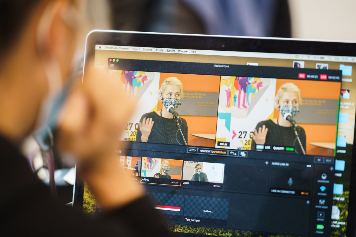 ForumEDLCenPDL's tweet photo. Nous ne pouvions terminer ce thread sans remercier les équipes techniques grâce à qui le Forum #EntreprendreCulturePDL 2.0 a pu avoir lieu ! 🙏🙏🙏

Merci également au photographe Jérémy Jahin ! 📸

#culture #Nantes https://t.co/NL2ublHKcM