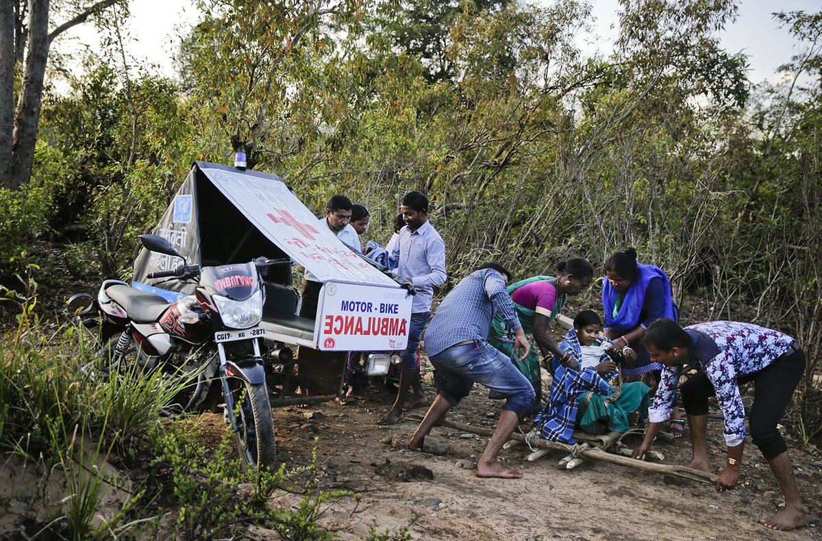 Bike ambulances have helped hike up the #institutionaldelivery rate in inaccessible areas of #Chhattisgarh 
All pics shared by @UNICEFIndia for my story published in @thecaravanindia @jobzachariah @vishalvasvani 
Pics show how innovation can improve tribal lives