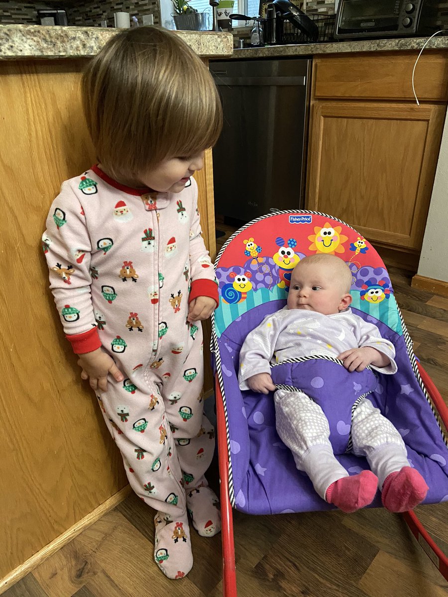katierhae7's tweet photo. The cutest sisters @ecvdad4 https://t.co/ek8nrxwmMj