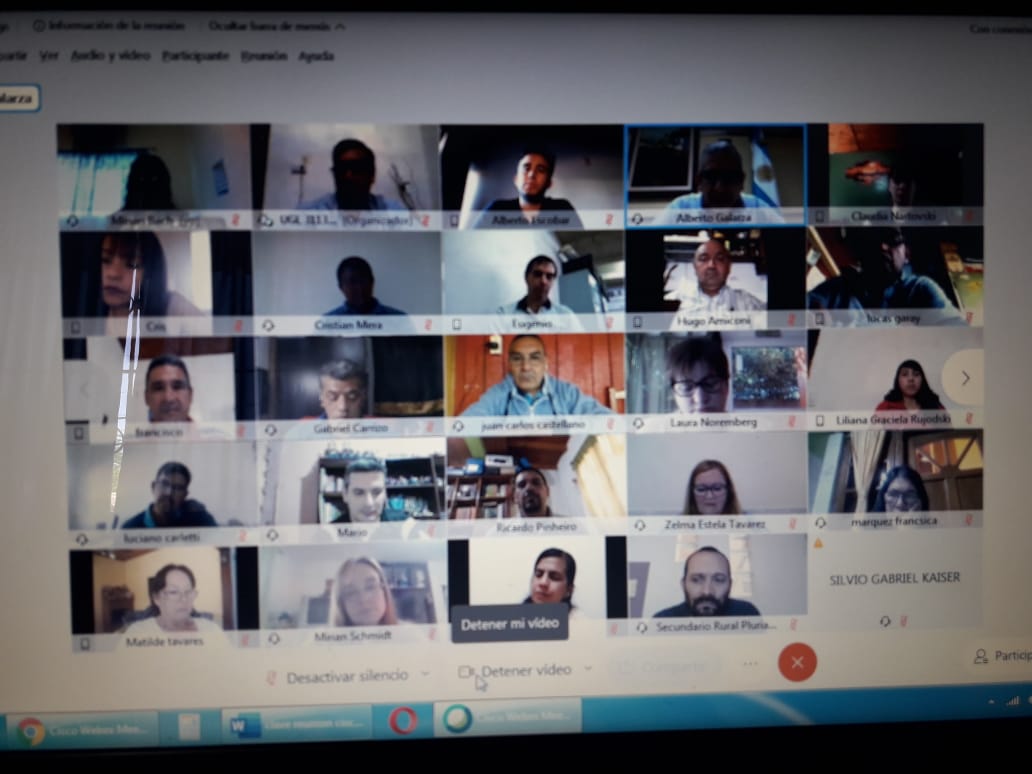 #SumandoEsfuerzos el equipo del Secundario Rural Pluriaño trabajando criterios de revinculación e intensificación pedagógica para garantizar en pandemia la inclusión educativa de nuestros jóvenes de la ruralidad misionera. <a href="/passalacquaok/">Hugo Passalacqua</a> <a href="/herrerayflia/">Oscar Herrera Ahuad</a> <a href="/jalbertogalarza/">Juan Alberto Galarza</a>