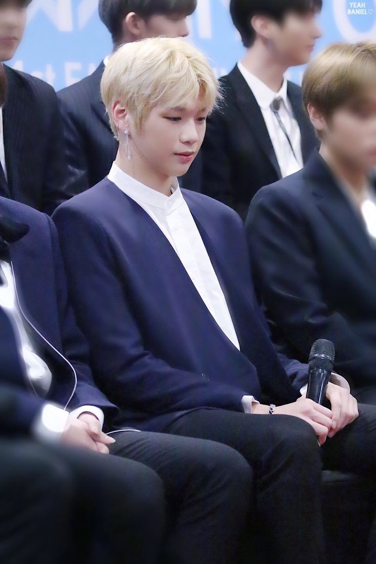 kpopxpics's tweet photo. kang daniel https://t.co/FBkZ0Oo4AC