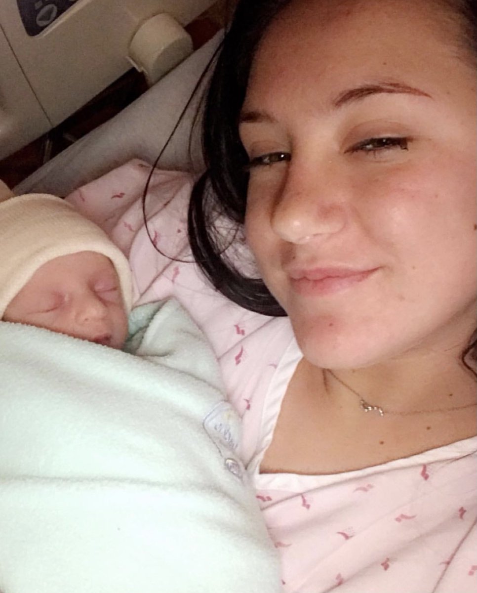 MooreMadlynn's tweet photo. Blakely Reign Blevins was born 11.3.20 @ 10:03a.m. 4lbs 12oz &amp; 18 1/2 inches long. she is SO loved &amp; SO perfect🤱🏽💗 https://t.co/qb3ZSWURai