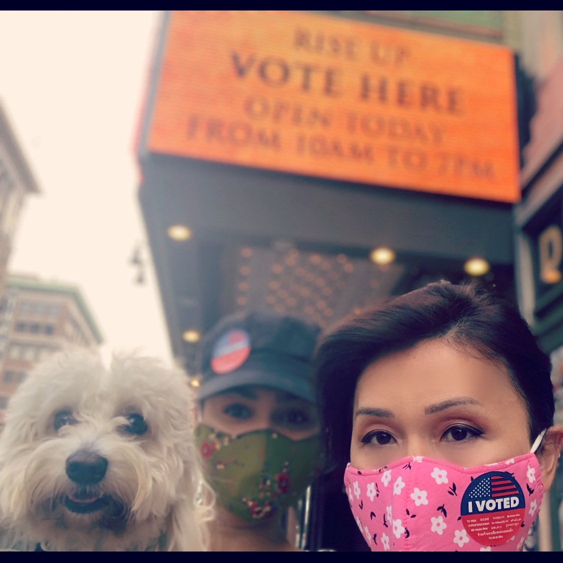 Voting is your right! It was SO easy! Go!Go! Be heard! Here’s to doing our part. #election11/2020 #everyvotecounts💪🏼 #opportunityknocksnowamerica #sagaftravotes <a href="/sagaftra/">SAG-AFTRA</a> @kellymc_kenzie #sirhenryscotch