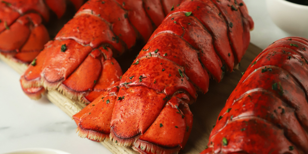 It’s Election Day. 🇺🇸
We say “Vote for LOBSTER TAILS” 🦞 and get Free Shipping!
Get our special lobster tail packs  Stock up for Holidays now b4 they're gone!
🤩 Add scallops or shrimp and your entire order still ships free! @lobsteranywhere 🦞 since 1999.
lobsteranywhere.com/shop/lobster-t…