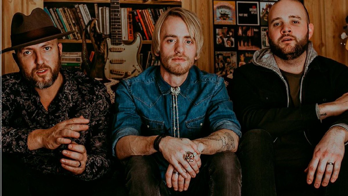 SHOW ALERT 🚨 Alt-rockers <a href="/rooksyyc/">ROOKS</a> will deliver their brand of unapologetic guitar rock from the safety of the Rolling Stones Mobile Studio room on Nov. 6. This show is close to capacity, so reserve your table now. Book here: bit.ly/382Gq0D