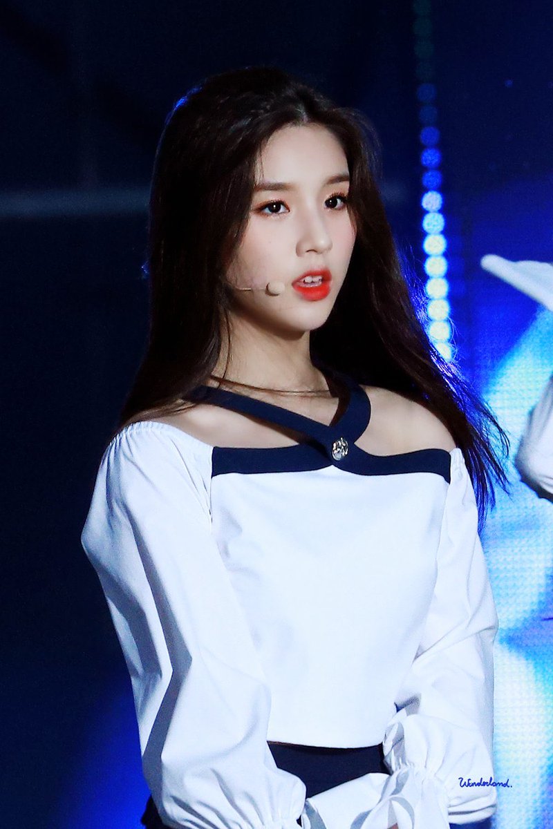 for heejin tweet media