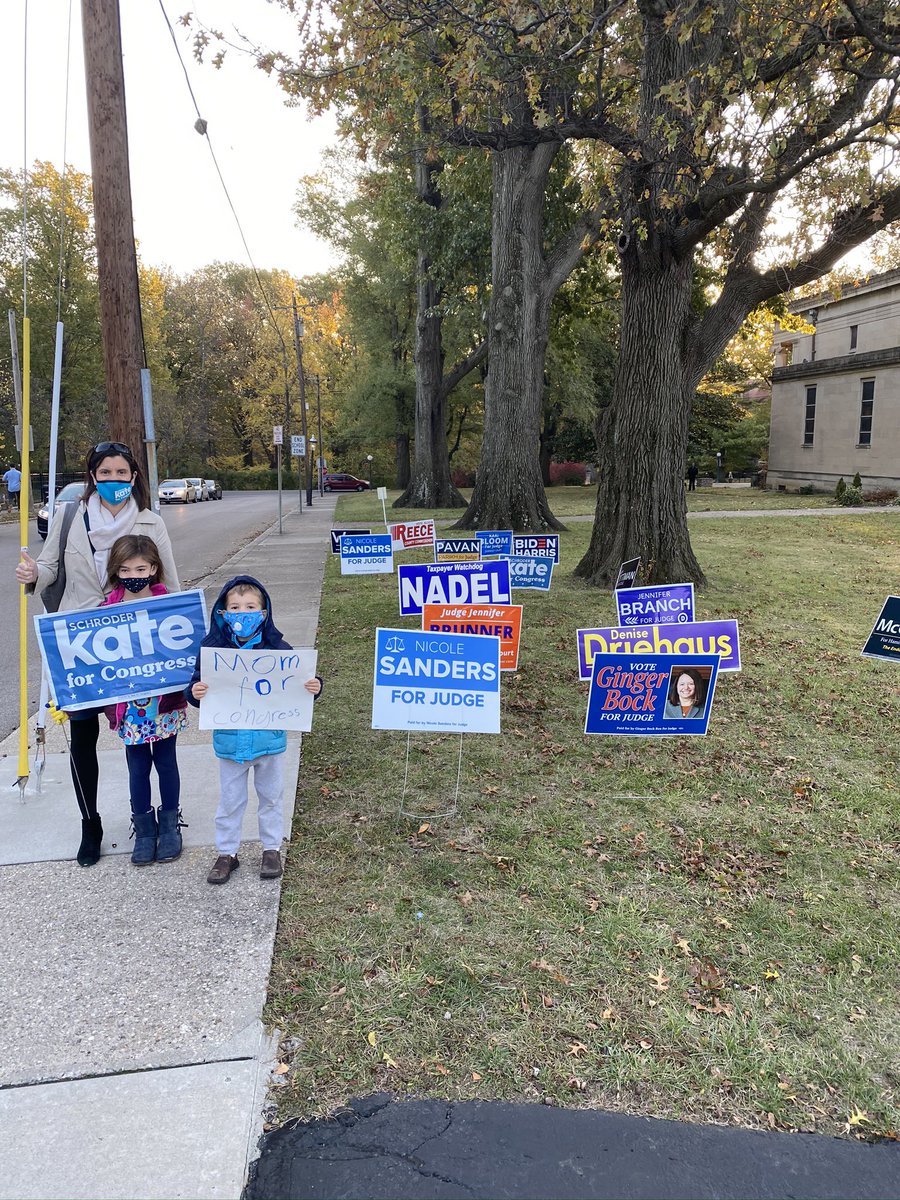 Spending the morning greeting voters across the district! #TimeForChange #VOTE
