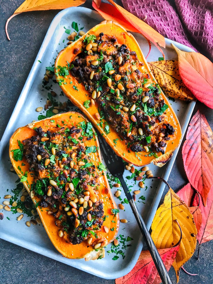 Hello les gourmands, on se retrouve avec une nouvelle recette de saison! "Courge butternut farcie"
Avec ce nouveau confinement nous avons un peu plus de temps pour cuisiner ;)  
La recette est sur le blog :) 
latelierdestephetlolie.com/2020/11/03/cou…
#butternut #courge