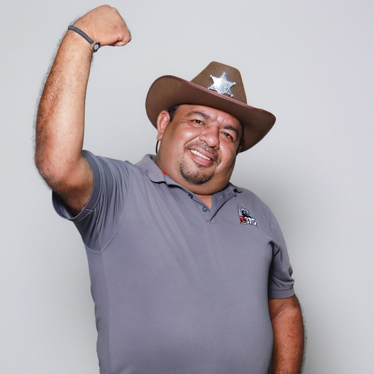 goyo310's tweet photo. #NuevaFotoDePerfil #Fugaaa https://t.co/W4Vfx9hb1O