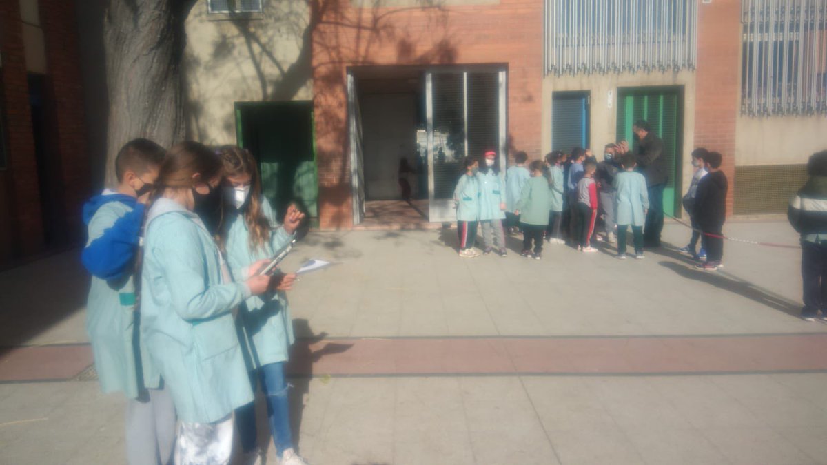 esperanca1965's tweet photo. Els alumnes de 6è han començat, des del programa Escoles +Sostenibles, el projecte SSSPLAU, enregistrant el nivell de soroll dins l'escola.
#ecofep #ecospes #sssplau #escolessostenibles #mediambient #escolesverdes #sostenibilitat https://t.co/aieS4yOtsD