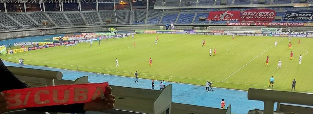 camilamasso_'s tweet image. La entidad encargada del ingreso del personal autorizado a los estadios es @Dimayor, entidad que no nos permite el ingreso a los periodistas deportivos, pero parece que sí se lo permite a algunos hinchas. Aquí el tema no es de colores, es de responsabilidad.