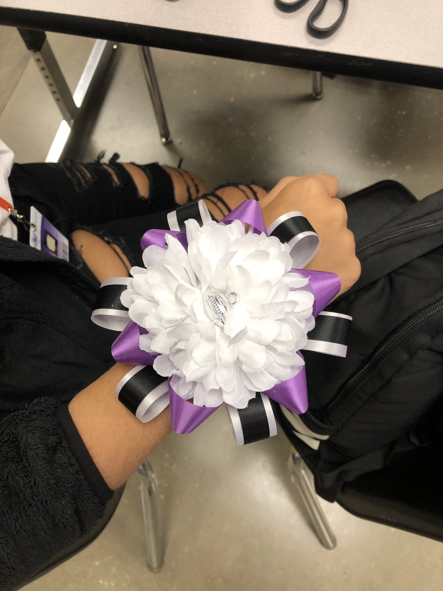 SanMarcosFFATX's tweet photo. IT’S HOMECOMING WEEK! 💜💜💜Mrs. Drennan’s Floral Design classes are making mum wristlets to celebrate! #stikeasone https://t.co/4oFgDJb2jk