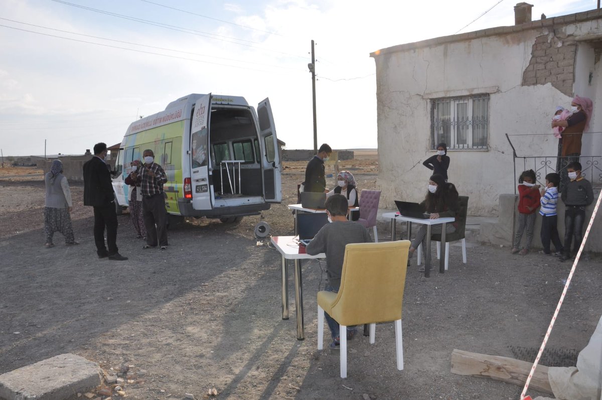 Eba Mobil Destek aracımız Şube Müdürümüz Samet Karataş ın yönetiminde  Keçikiran, İmirler yaylası,Demirci yaylalarinda Kısa süre önce Depremde etkilenen evleri zarar gören Afad tarafından kurulan çadırlarda İnterneti olmayan öğrencilerimize hizmet sunmaya  devam ediyor. 
Mebbasin