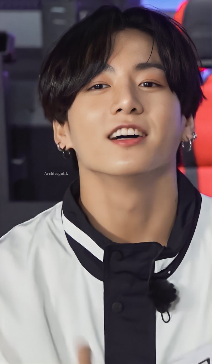์ ๊ตญ tweet media