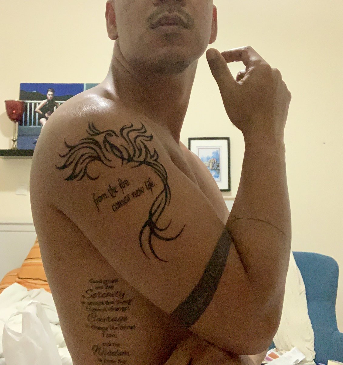 xioaligo's tweet photo. Getting covered.
#tattooed https://t.co/Och5qTRW3M