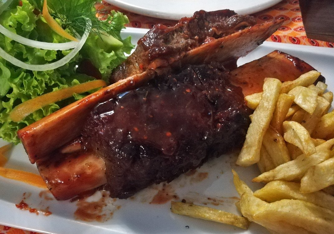 Giraffe Ribs (Hickory Cinnamon Scented)