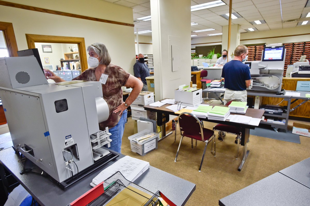 Also inside are election officials constantly running the ballot counting machines. #mtpol  #mtnews  #mtvotes