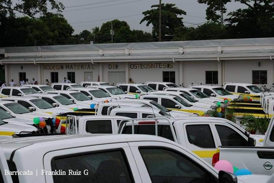 engelpaz2021's tweet photo. #Nicaragua | Ministerio de Salud de #Nicaragua realiza entrega de 56 camionetas para fortalecer el trabajo de equipos locales ante el #HuracánETA.
Excelente 🙏
@Xeras_BD @DrSuazo915 https://t.co/0QmC995bS0