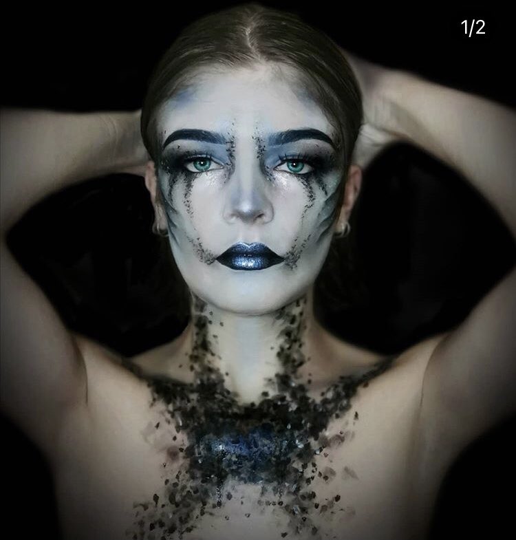 Luciecrpntr's tweet photo. Je vous partage les maquillages de ma soeur parce qu’elle est trop chaud, je compte sur vous pour rt au max et la faire percer sur son insta les copains merci:)) ➡️https://t.co/WwXBxZghaf https://t.co/HoCaWQ16JB