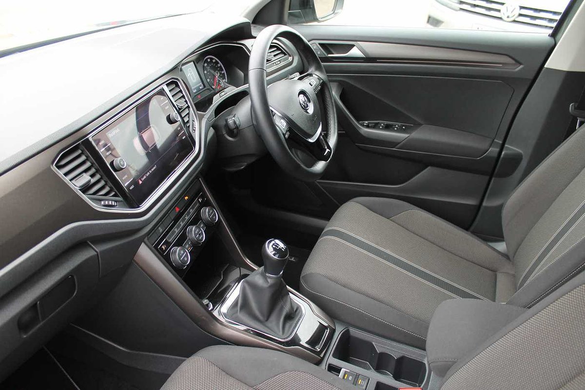 PulmanGroup's tweet photo. Take a look at this fantastic #VolkswagenTRoc 2017 1.0 TSI Design 115PS.

Reserve today for only £99!

➡️ #TRoc 2017 1.0 TSI Design 115PS
➡️ 2018 Reg
➡️ 27621 Miles
➡️ Pulman Volkswagen #Durham

⏩ https://t.co/oWJoHRbfrF

#UsedVolkswagen #UsedVW #UsedTRoc #NorthEastCars https://t.co/Kd0VzKrdyy