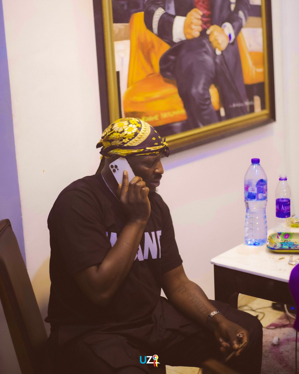 Peruzzi's tweet photo. When You’re Recording &amp; Your Babe Says She’s Not Coming Again 😂 #ISOLOVA https://t.co/IwjVNFy5b5