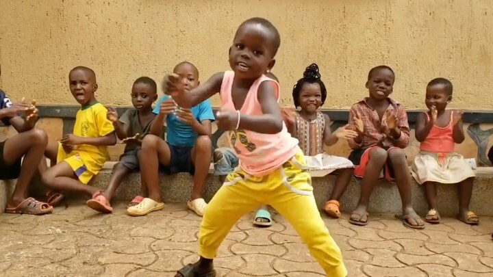 bellaMUMMA's tweet photo. wednesday wisdom via @ghettokids_tfug 🙌🏻🙏🏻
"People should find happiness in the little things like family. Create your own happiness." ❤🤗
+ their new song #TipsNow dropping soon on YouTube {link in Bio}
#TripletsGhettoKids #LostandFoundAfr… https://t.co/mzAmn5ZeGK https://t.co/UJWrl0ALz1