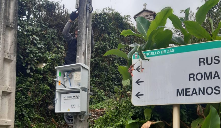 NhDiario's tweet photo. O Concello de Zas vén de investir un total de 6.473,69€, pertencentes ao Fondo de Compensación Ambiental 2020, na renovación dos cadros eléctricos do alumeado público de distintas parroquias do municipio. https://t.co/TV1tVqLjgd https://t.co/oOx9vwVlk5