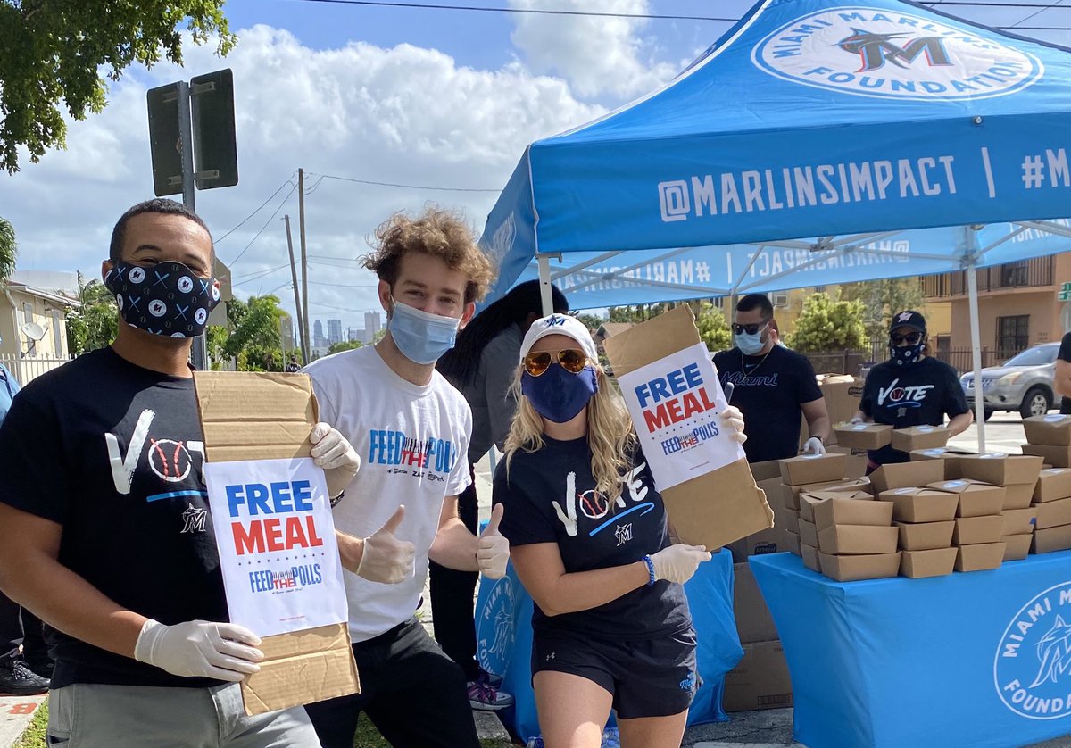 Marlins Front Office staff and @Marlins Player Lewis Brinson headed out to our community today to distribute meals on Election Day and feed the polls. Big thanks to our partners at @infatuation, @Zagat and @MigrantKitchen for making today possible. #MarlinsImpact #JuntosMiami