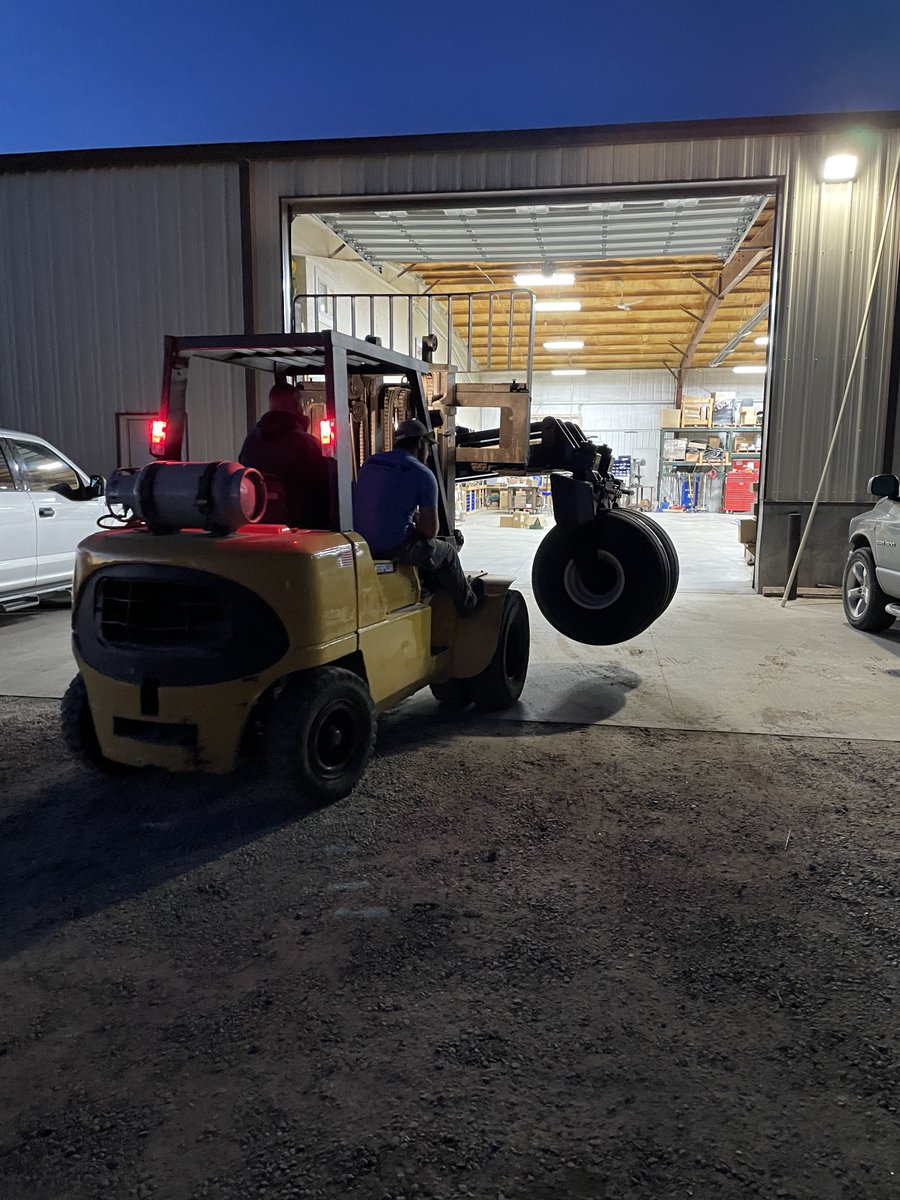 FarmReign's tweet photo. First toolbar of the 2021 season! This is a Moore-Built stacking toolbar, 24 row 30” spacing & 2-5-10-5-2 configuration. Stay tuned for more pics as we build this planter! #moorebuilt #plant2021 #farmreign #seedreign https://t.co/2ddmVkQlOe