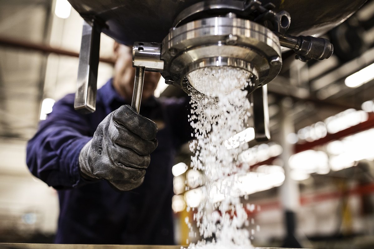 ABCRefinery's tweet photo. #ABCRefinery Fine Silver (Ag) granules are refined to 999.5+ purity in weights of 100 grams and above, ideal for industrial and jewellery manufacturing applications.

#silver #finesilver #granules #silvergranules #jewellery #manufacturing https://t.co/yLqp7Or1w8